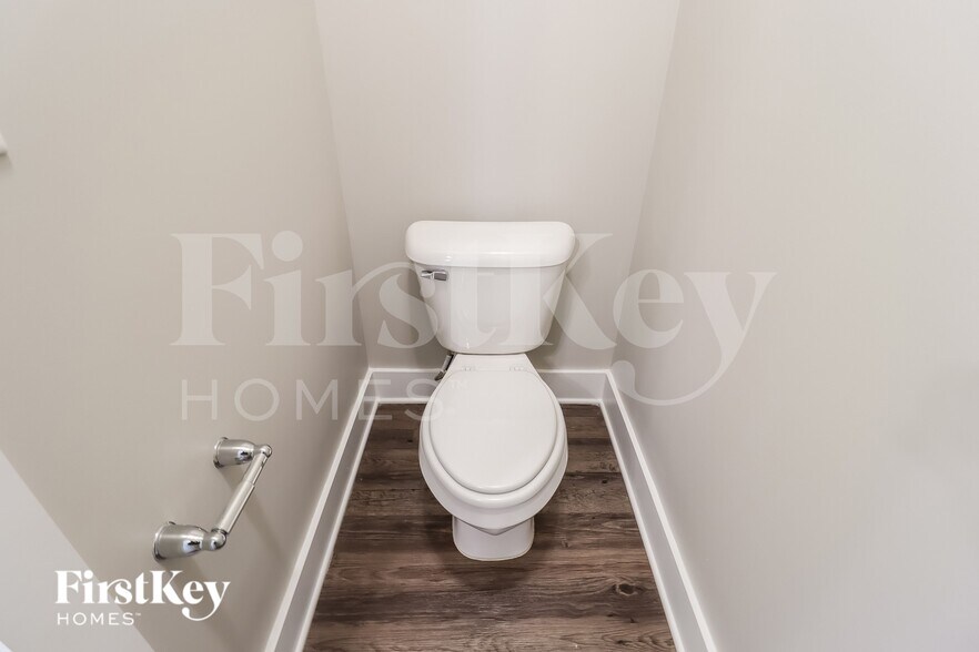 Building Photo - 1376 Woodridge Pl