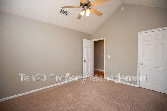 Building Photo - 6 Woodmere Ct