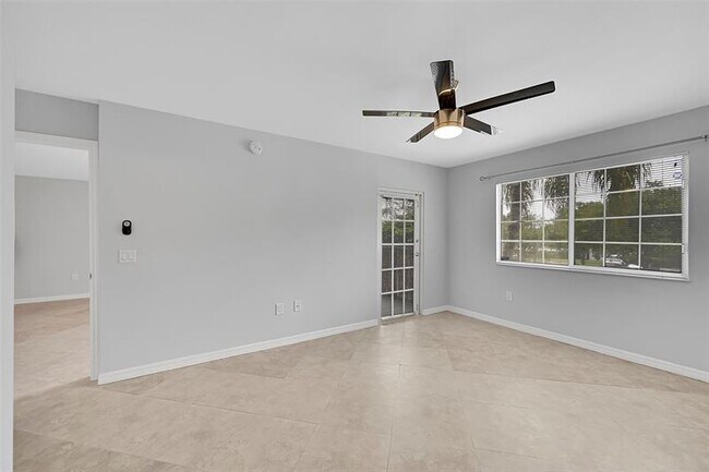 Building Photo - 5005 Wiles Rd