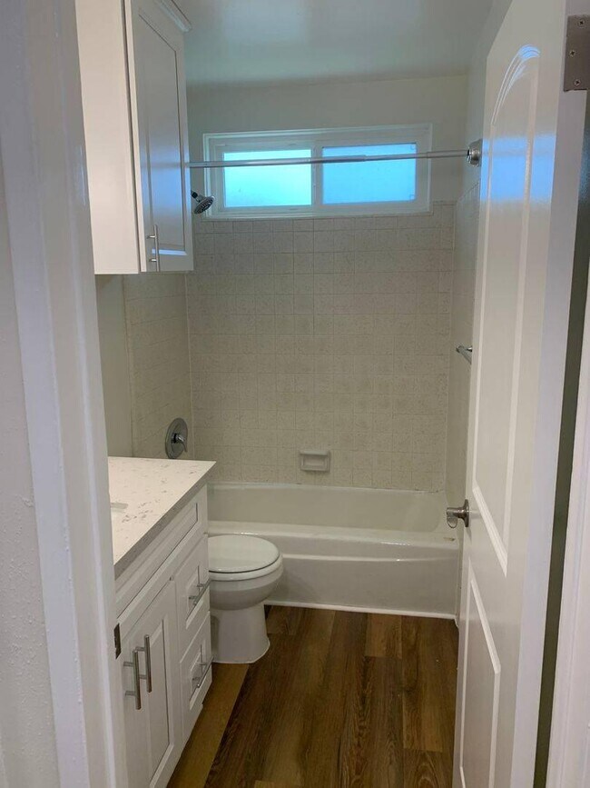 Building Photo - 1.0 bedroom in Pasadena California 91106