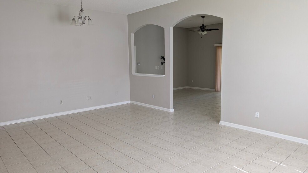 Building Photo - 963 Beckingham Dr
