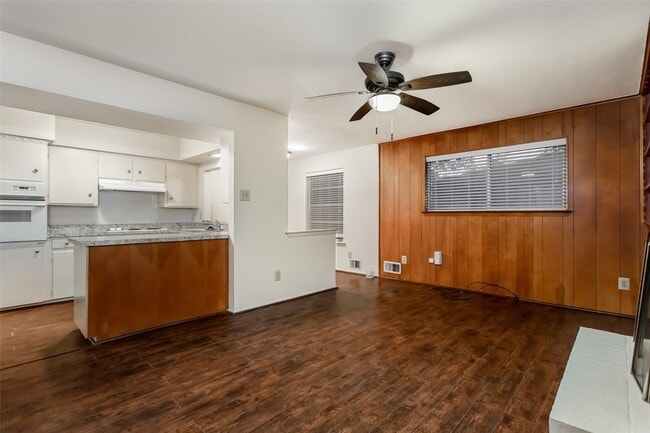 Building Photo - 7544 Brentcove Cir