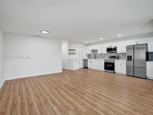 Building Photo - 932 Mandarin Isle