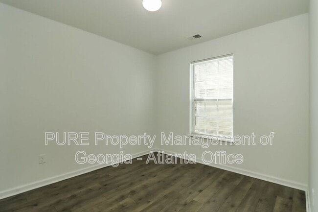 Building Photo - 1702 Stonehaven Cir