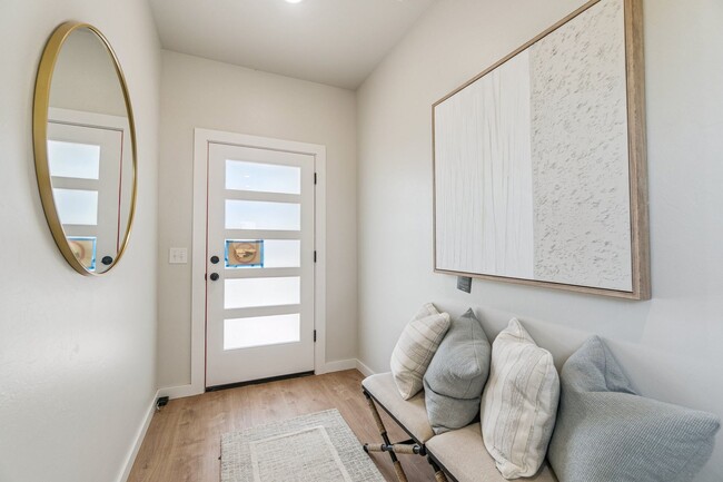 Building Photo - **New tenant incentive! Receive ($1200 CREDIT) applied to 2nd month's rent! Don’t miss your chanc...