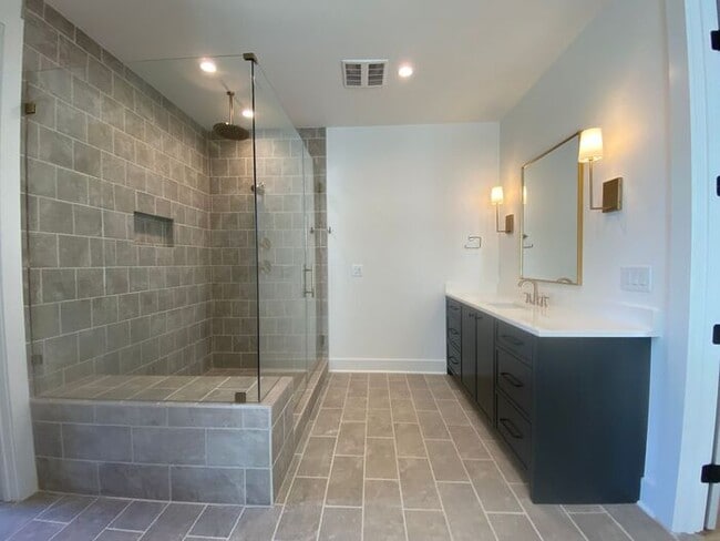 Building Photo - Beautiful New House in West Nashville - Hi...