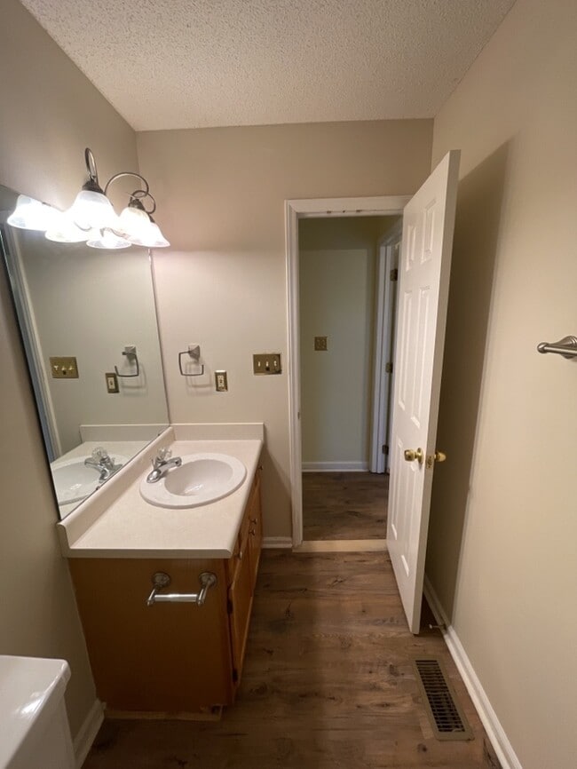 Building Photo - 2312 Faucette Ave