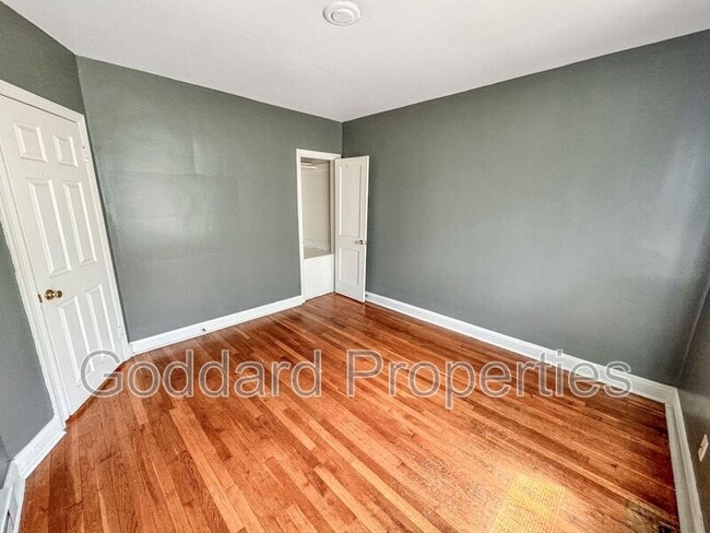 Building Photo - 4910 Poe Ave