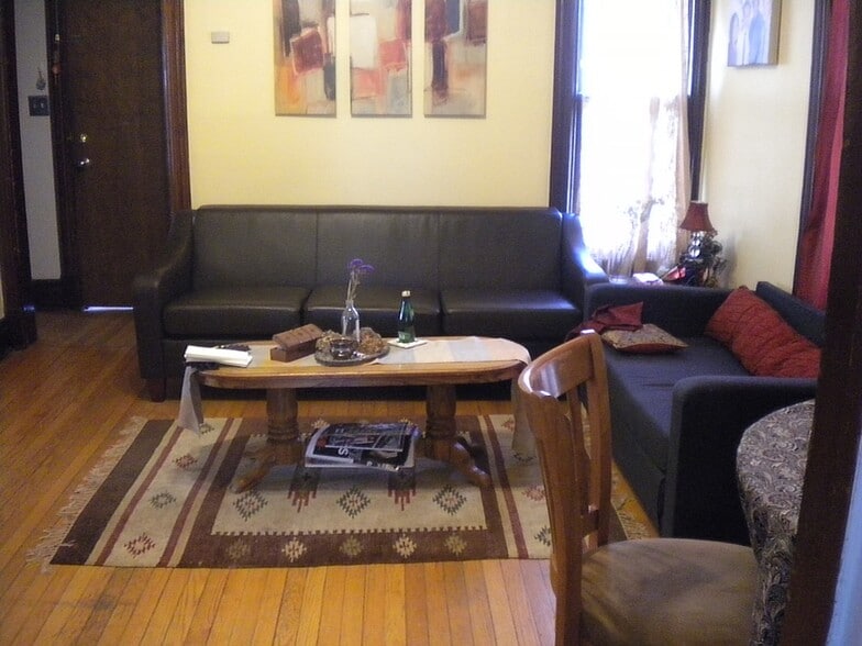 Building Photo - 522 N Division St