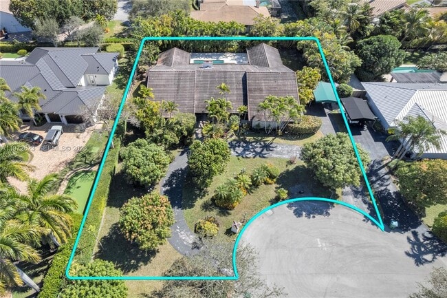 Building Photo - 15305 SW 74th Ct