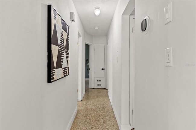 Building Photo - 314 W Alva St