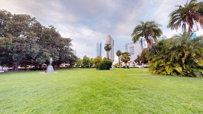 Building Photo - Upgraded 2bd/2Ba Mariana District Condo - Pet Friendly!