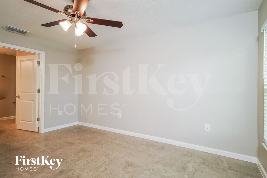 Building Photo - 349 S Haven Ct