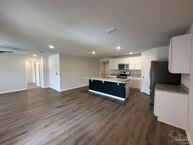 Building Photo - 1929 High Rdg Ct