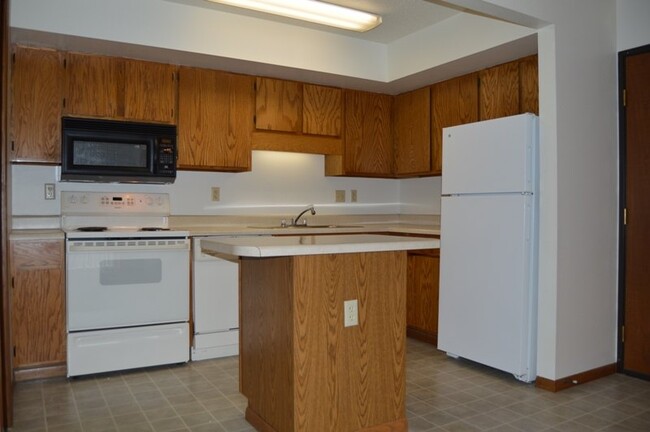 Fargo, ND Clearview Apartments | Kitchen - Clearview