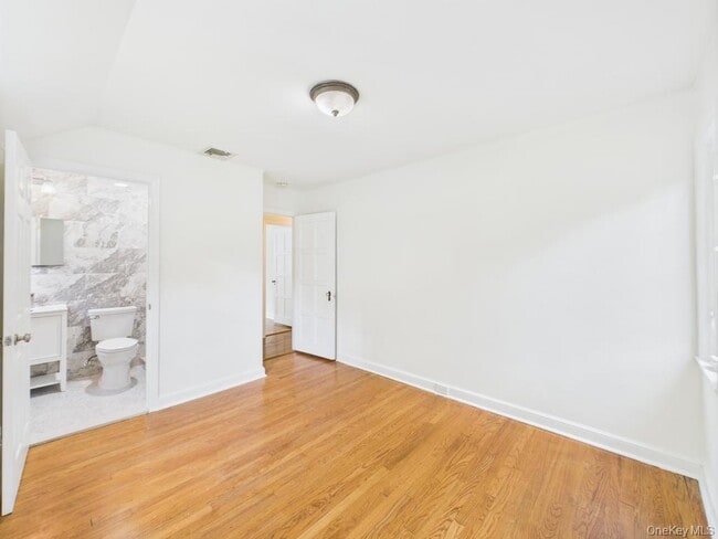 Building Photo - 75 Lord Kitchener Rd