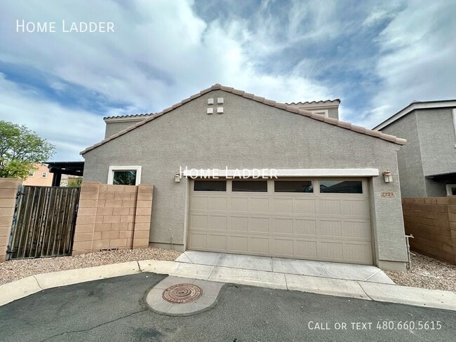 Building Photo - 2223 S Buckaroo Trail
