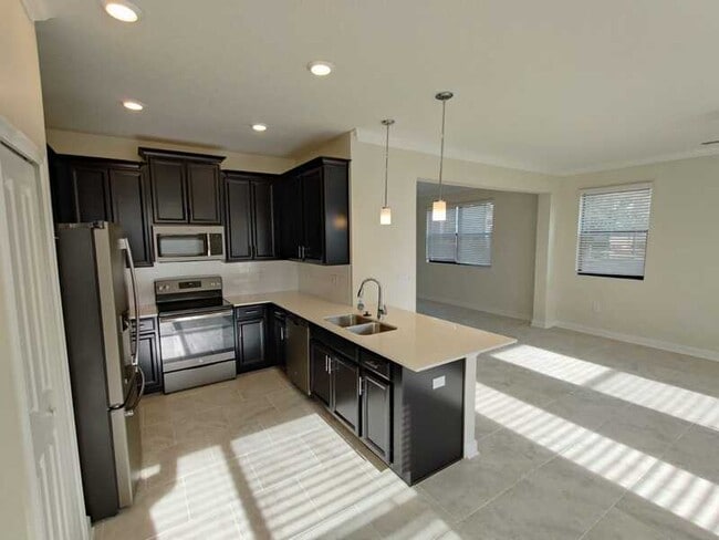 Building Photo - 1242 Sandwedge St