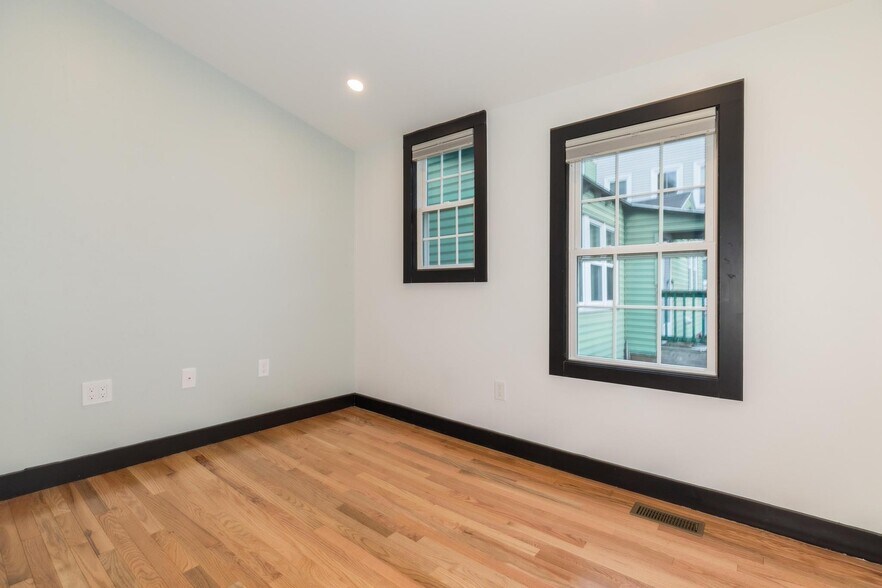 Building Photo - 21 Union St