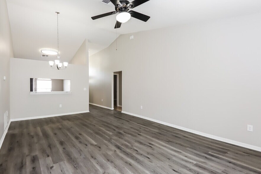 Building Photo - 206 Lookout Dr