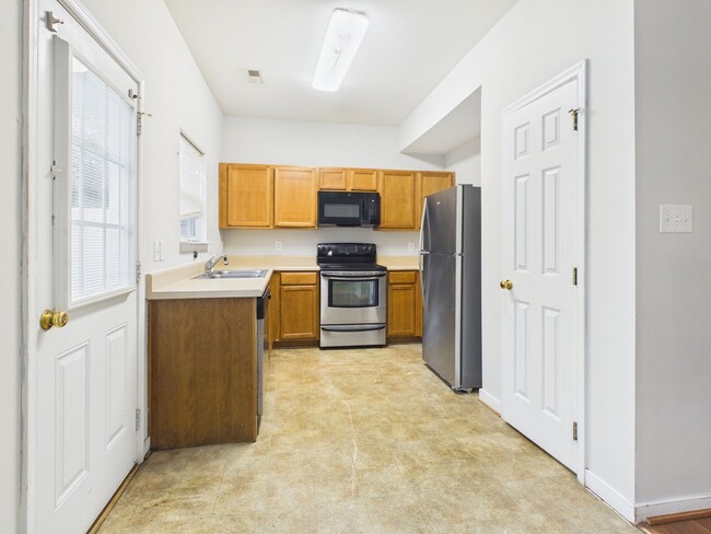 Building Photo - 4715 Milfax Rd