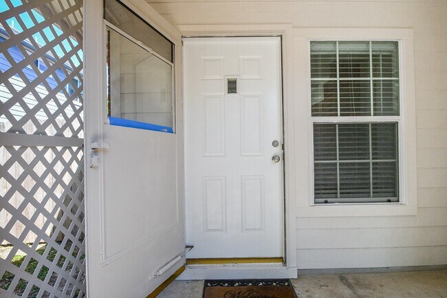 Building Photo - 6306 Spruce Manor Ln