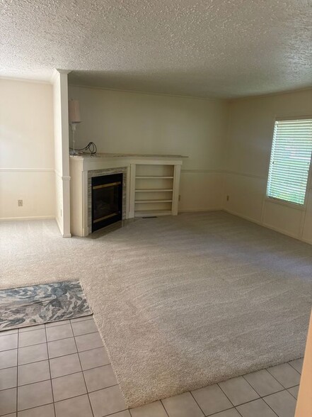 Building Photo - 6284 Woodsdale Dr