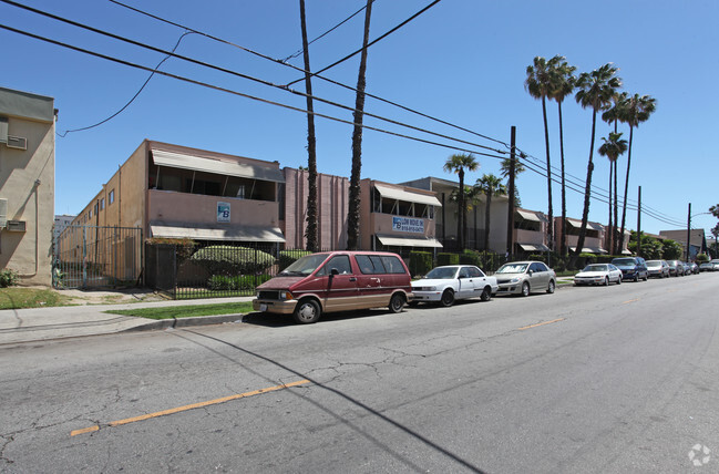 Primary Photo - Willis Avenue Apartments