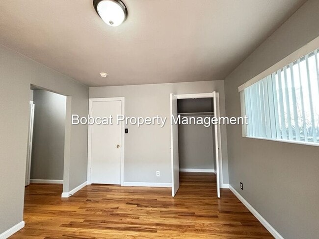 Building Photo - 708 Highland St