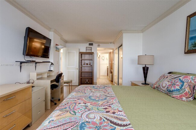 Building Photo - 1201 S Ocean Dr