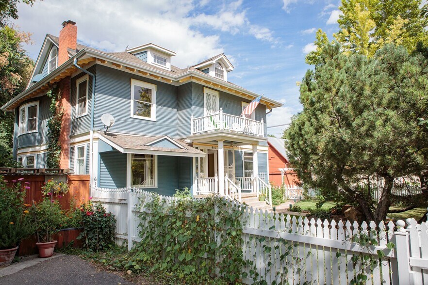 Building Photo - 616 W Mulberry St