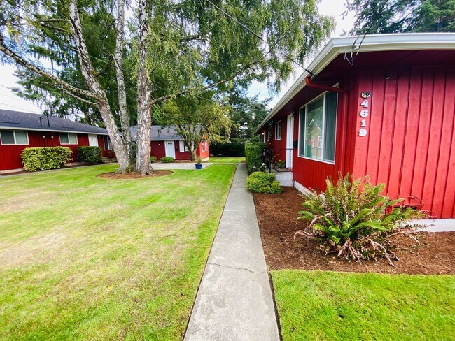 Building Photo - Charming 2-Bedroom Apartment at Fowler Court with In-Unit Washer/Dryer & Extra Storage