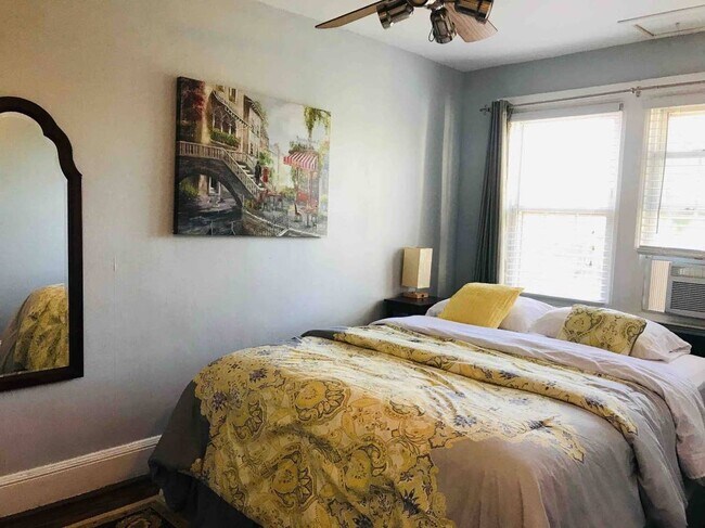 Building Photo - 720 Fairmont St NW