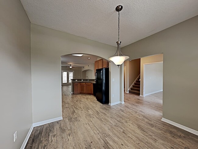 Building Photo - 3662 Lightview Ln