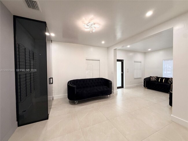 Building Photo - 86 NW 4th St