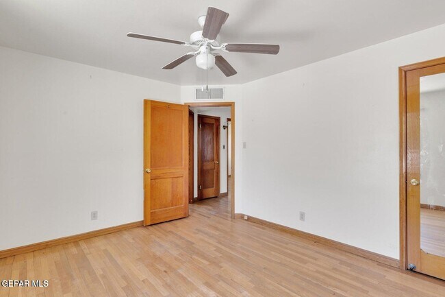 Building Photo - 5608 Pollard St