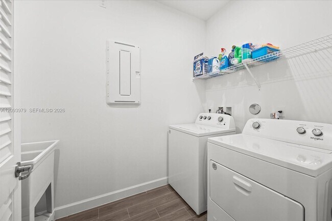 Building Photo - 8996 Remy Ln