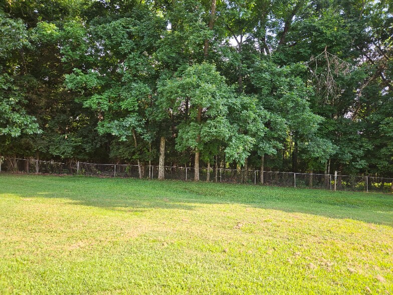 Building Photo - 1011 Brookwood Dr