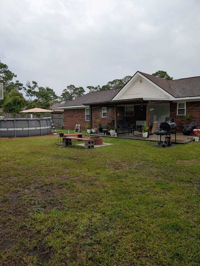 Building Photo - COMIG SOON!!!!! Charming 3 Bedroom, 2 Bath...
