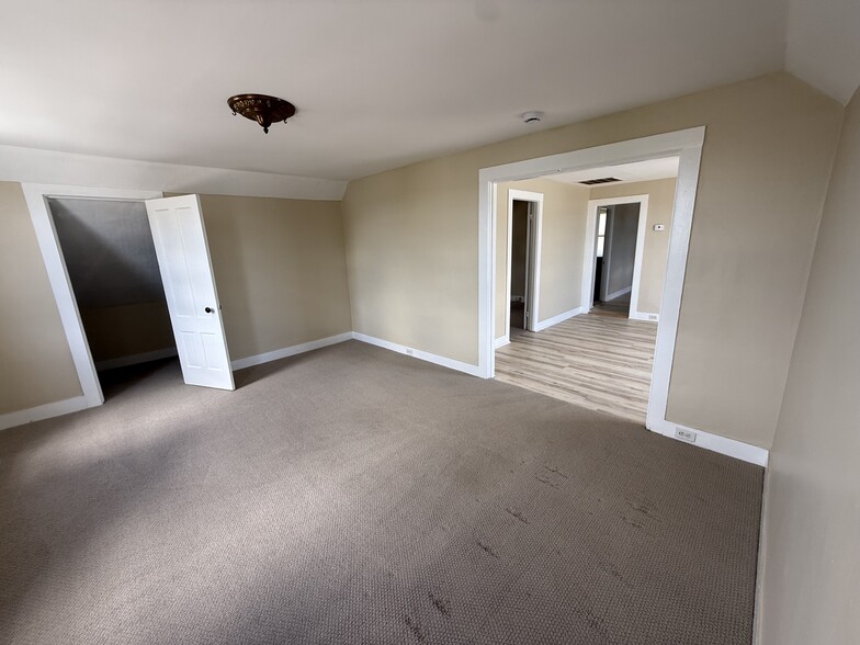 Living room and dining room - 11 Summer St