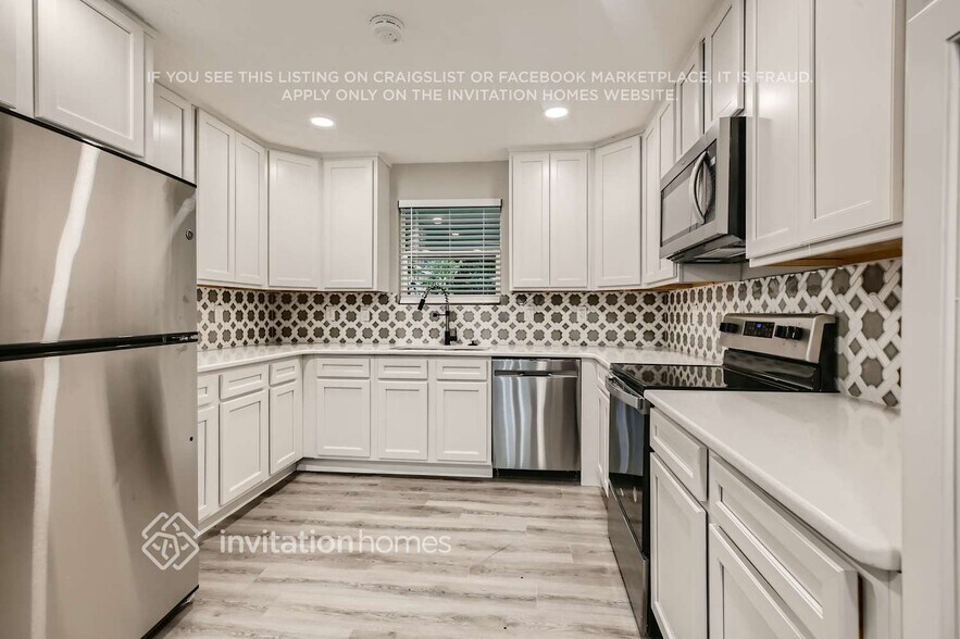 Building Photo - 11093 Mandarin Station Dr E