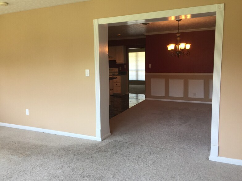 Building Photo - 4912 Angelia Dr