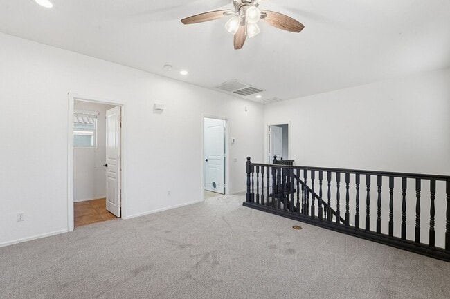 Building Photo - Beautiful 3-bedroom, 2-bathroom residence in the lively city of Mesa, Arizona!