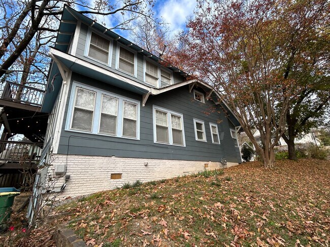 Building Photo - Contact Peggy 501 676 1758