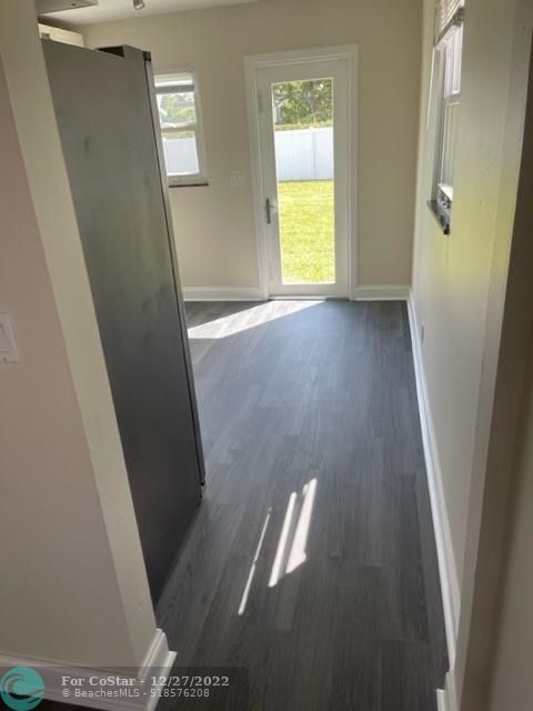 Building Photo - 2270 SW 46th Ct