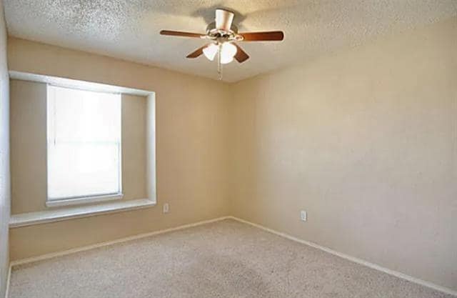 Building Photo - 2081 Amherst Dr