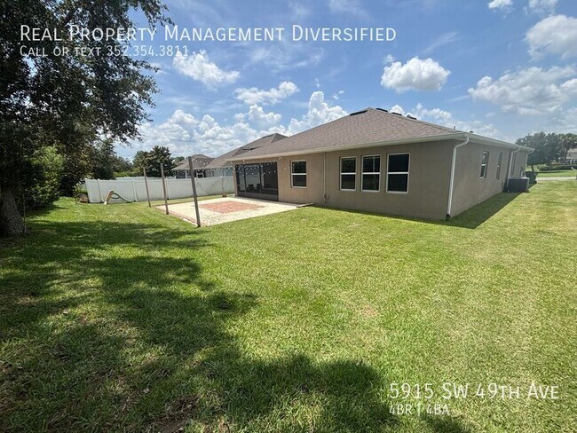 Building Photo - 5915 SW 49th Ave