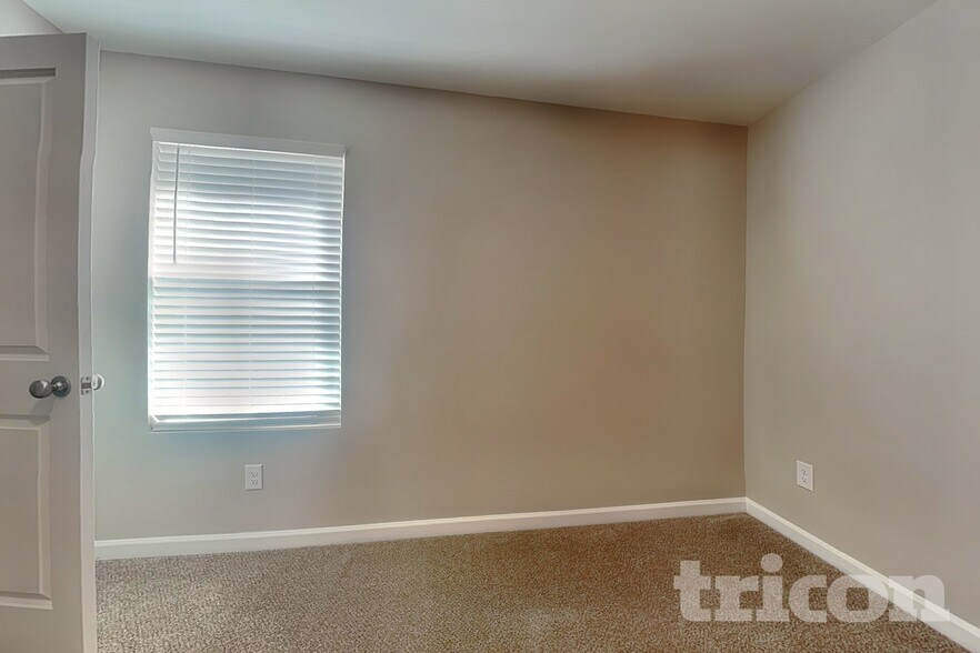 Building Photo - 114 Highland Dr