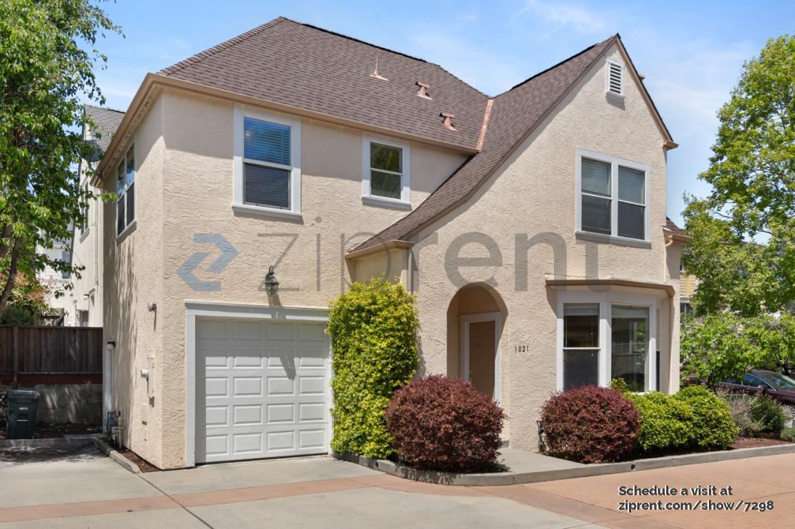 Building Photo - 1021 Nobel Dr
