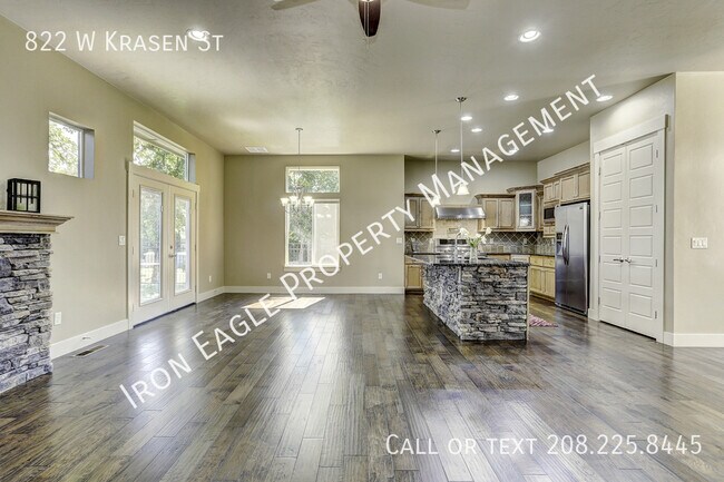 Building Photo - 822 W Krasen St